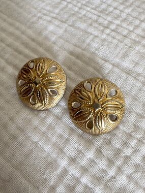 Vintage Avon Sand Dollar Earrings